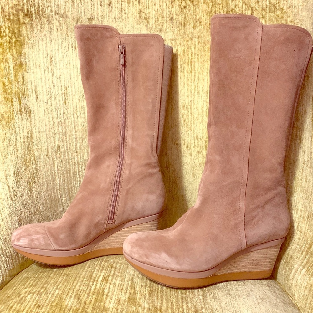 Tsubo wedge knee high boots size 8